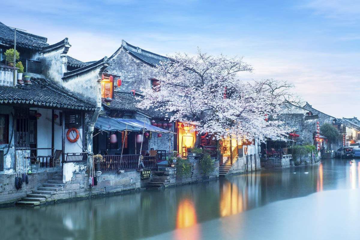 压制费玉清、周华健多年，史上唯一“三金歌王”，为何内地无人知